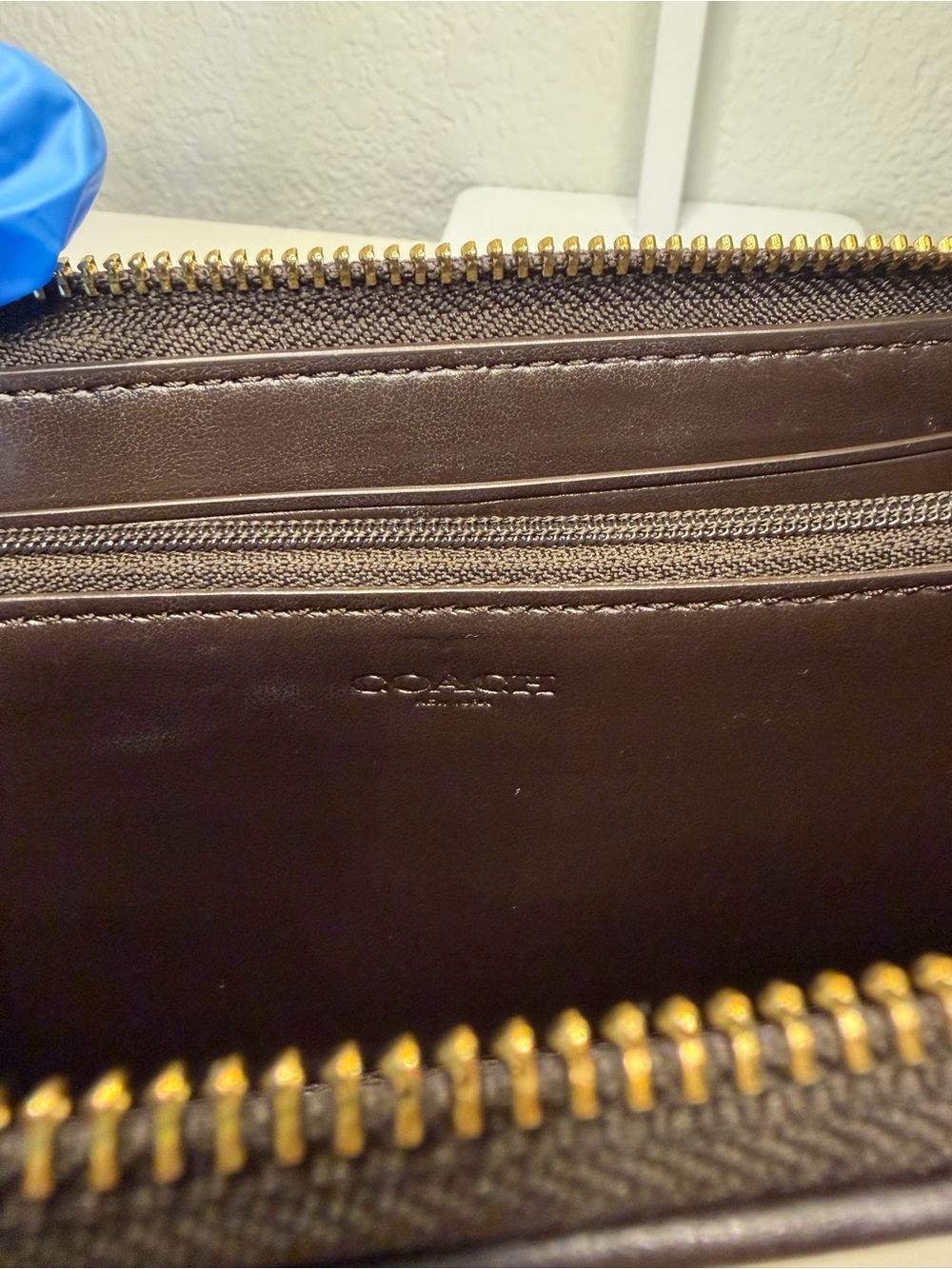NWOT Coach Brown Signature “C’s”Long Zip Accordion Wallet - Picture 13 of 13